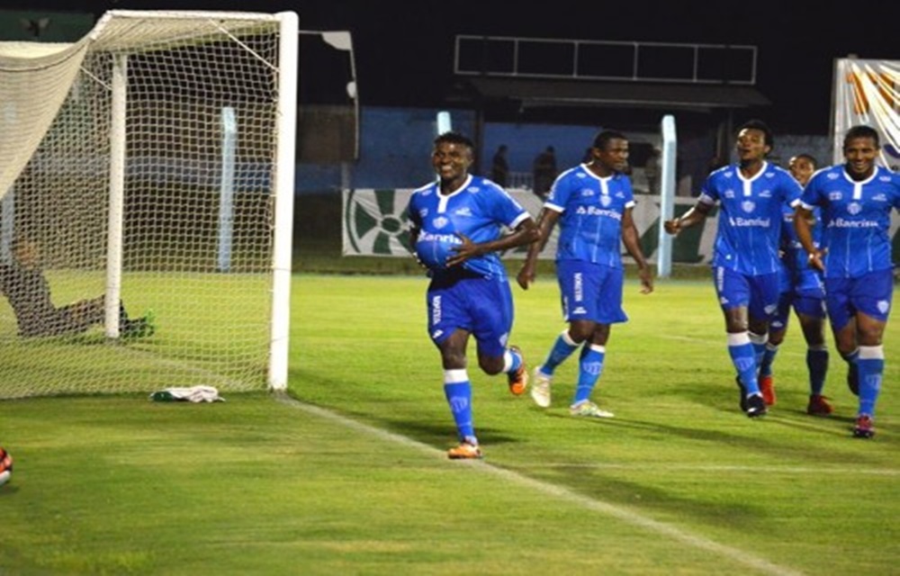 Ir para  <p>A equipe do Novo Hamburgo fez mais uma bela apresenta&ccedil;&atilde;o para a sua torcida. Na noite desta segunda-feira, 20 de fevereiro, venceu o Juventude por 4 a 1, em casa. Com este resultado, manteve, n&atilde;o...